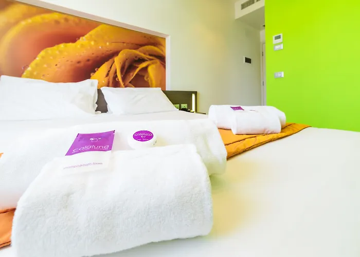 Calaluna Hotel 3*