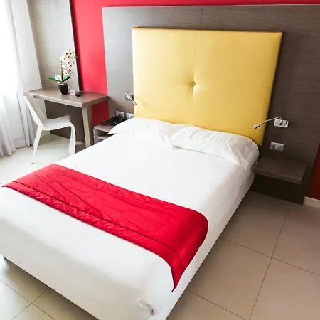 Calaluna Hotel 3*
