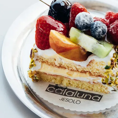 Calaluna Hotel 3*