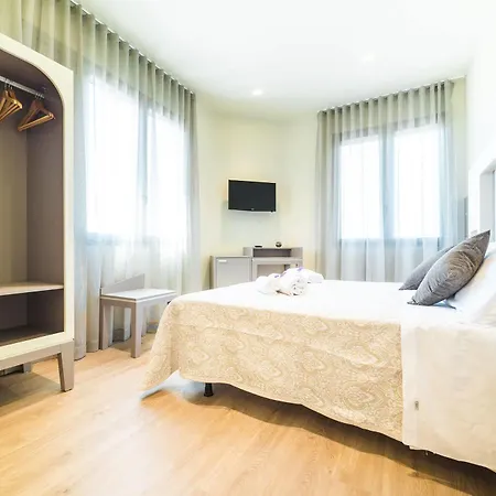 Calaluna Hotel 3*