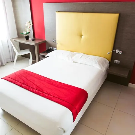 Calaluna Hotel 3*